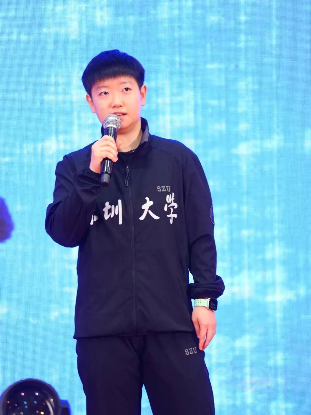 全力以赴!运动员向金牌冲刺不遗余力 全力以赴!运动员向金牌冲刺不遗余力