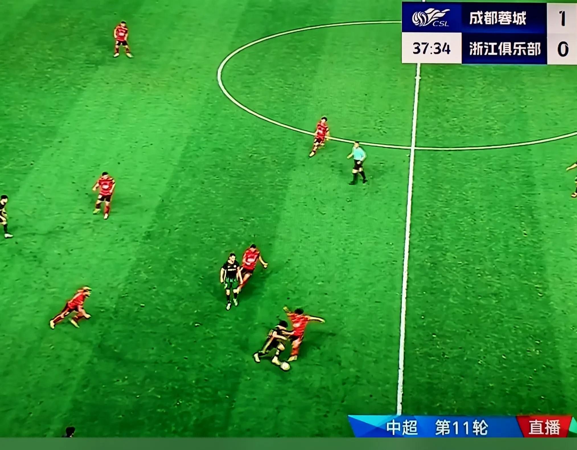 中场突破传中,球队射门成功得分领先比分的简单介绍 中场突破传中,球队射门成功得分领先比分的简单介绍