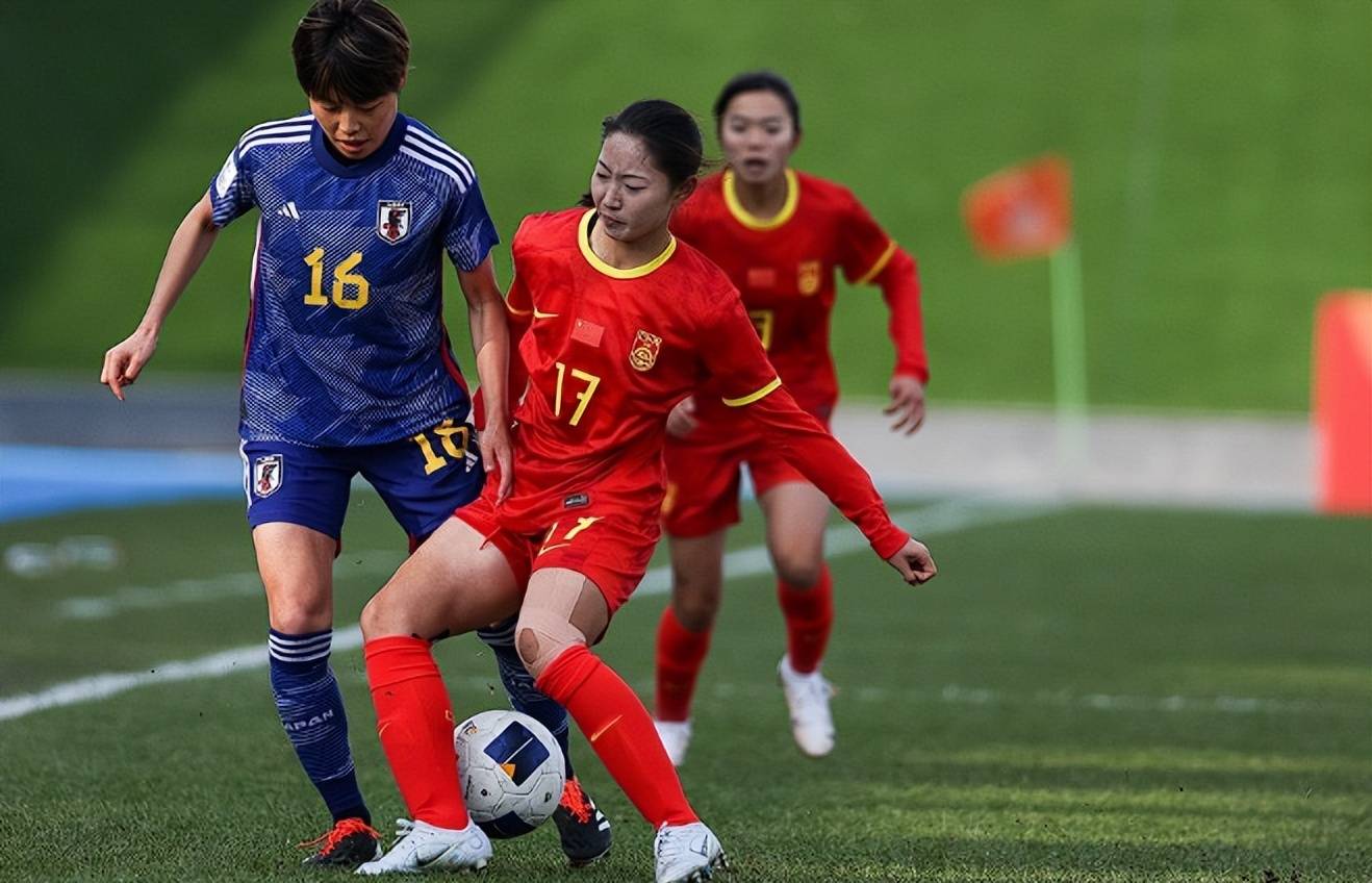 中国女足队员登场亮相,备战重大比赛 中国女足队员登场亮相,备战重大比赛