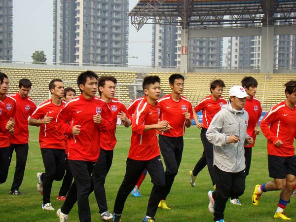 重庆力帆球队备战受挫,工作百炼成钢 重庆力帆球队备战受挫,工作百炼成钢
