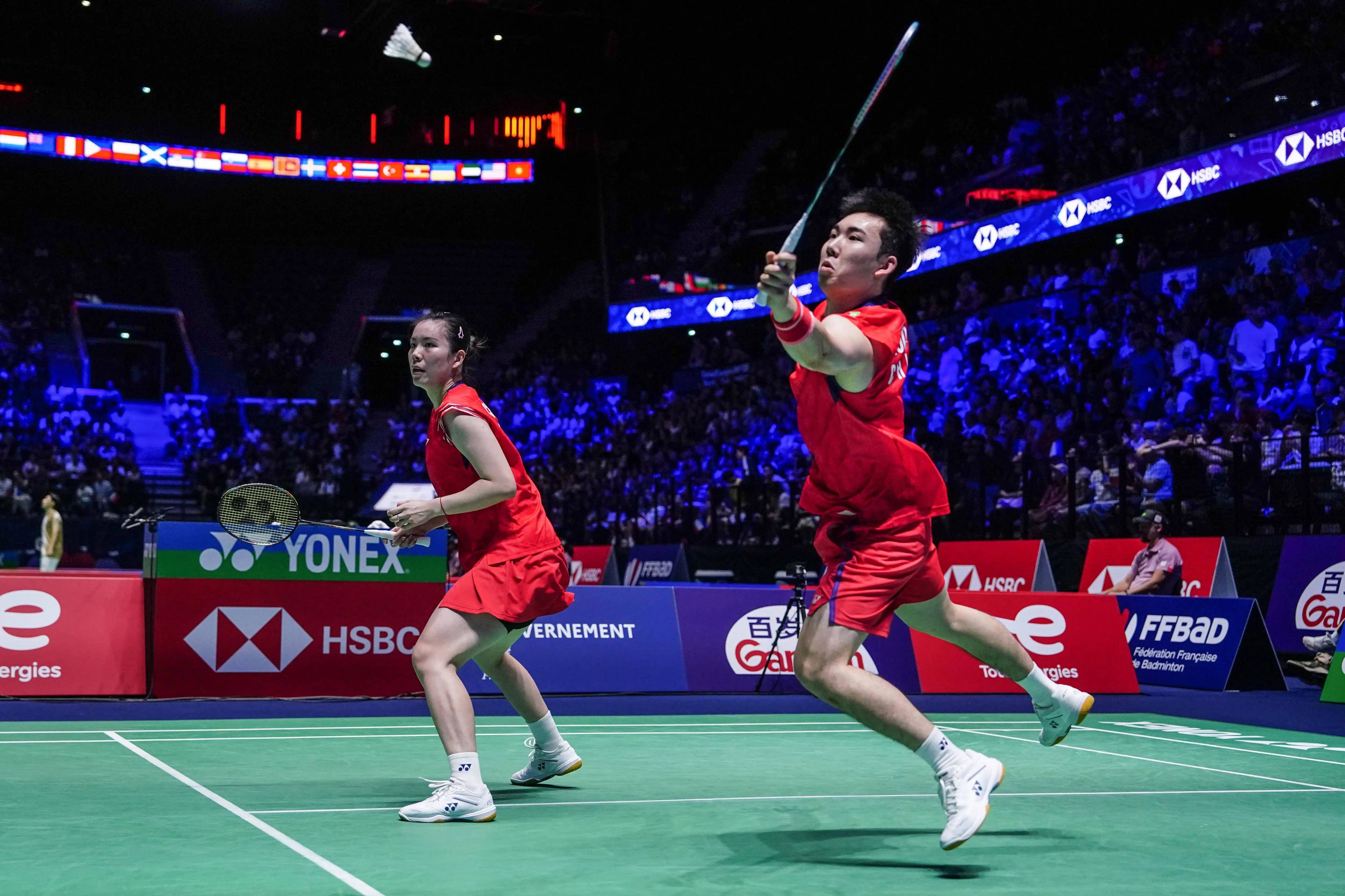 包含英格兰羽毛球队完胜法国羽毛球队，谌龙统治全场的词条