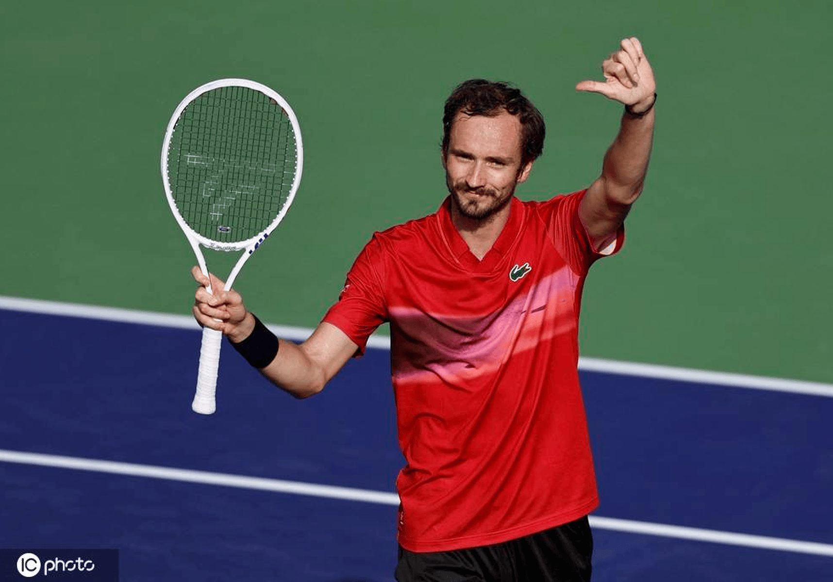 包含英国网球队完胜日本网球队，梅德韦杰夫打破历史纪录的词条