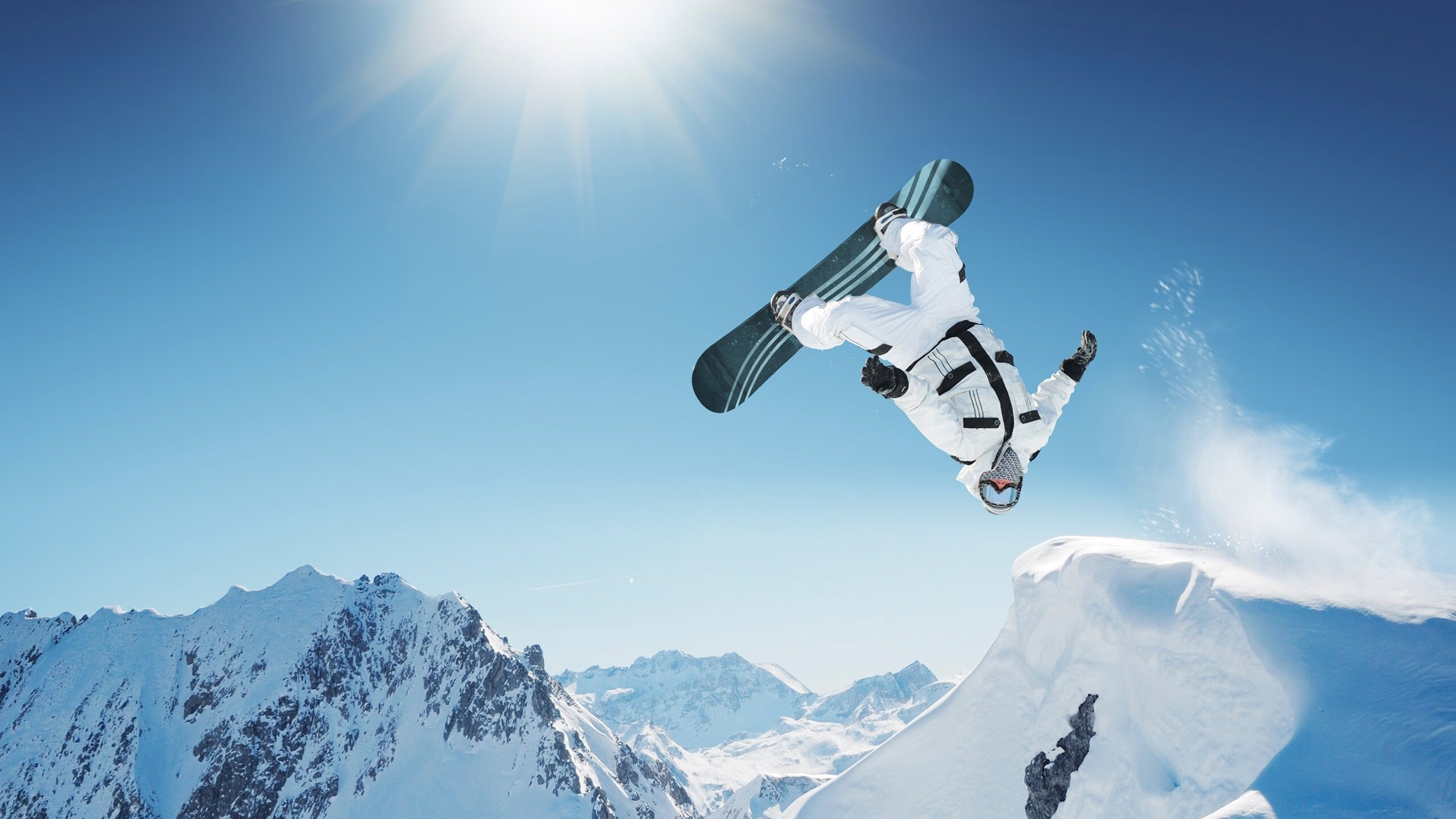 赛道与绿茵的跨界交响，F1揭幕战之夜，格纳布里的高光启示