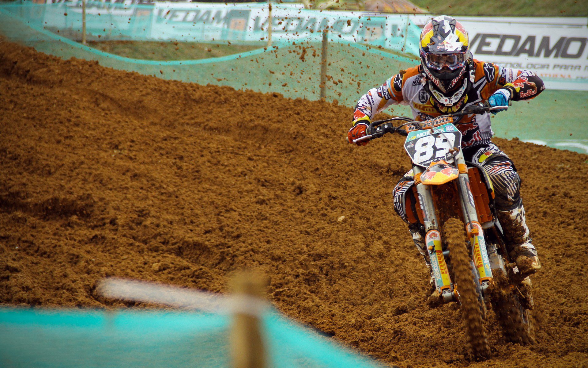 赛道与绿茵的交响，萨1年度争冠之夜，萨拉赫完成自我救赎