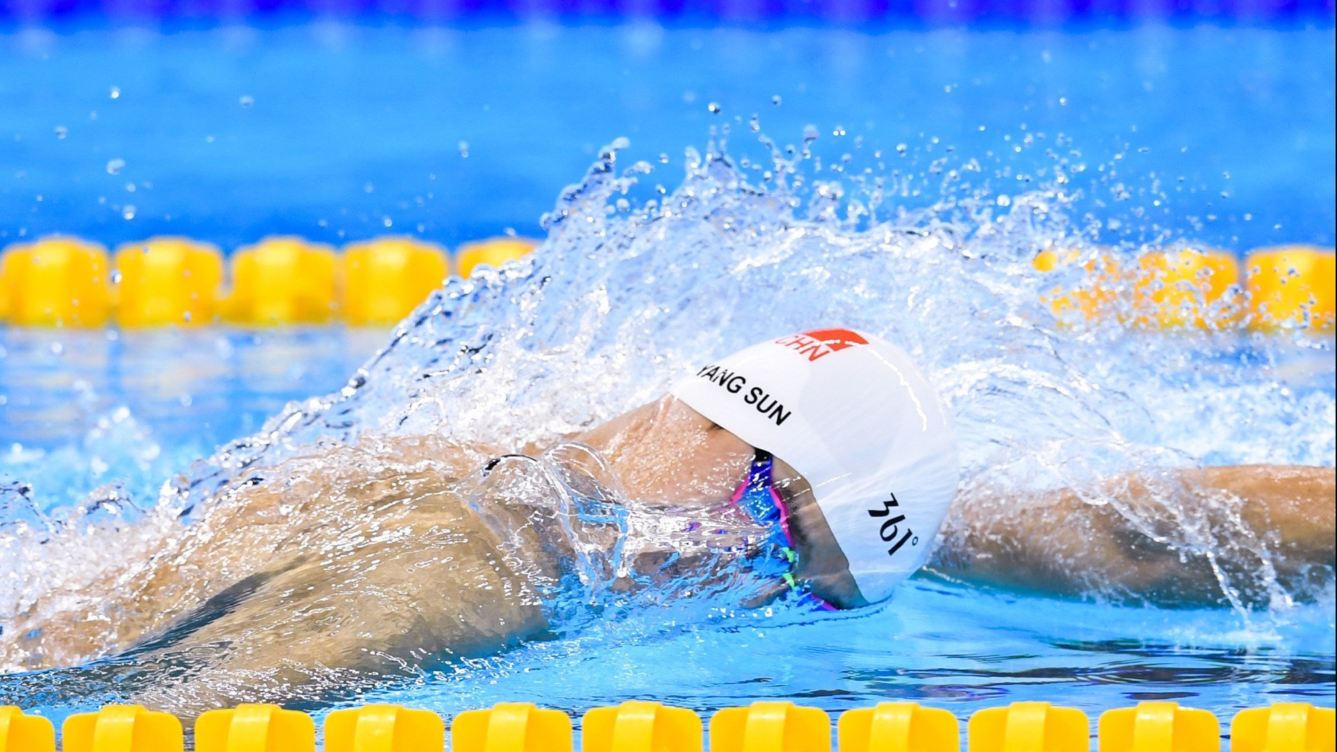 年终总决赛鏖战温网，兹维列夫刷新纪录，一场跨越场地的传奇之战